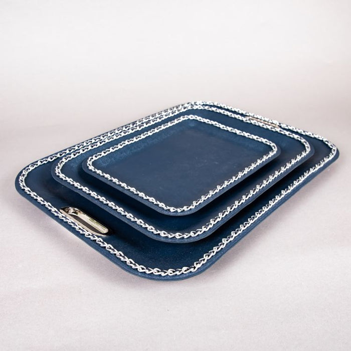 SMALL PLASTIC TRAY W/METAL/SILVER CHAIN 25CM BY 33CM (202107384)
