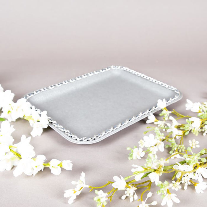 SMALL PLASTIC TRAY W/METAL/SILVER CHAIN 25CM BY 33CM (202107381)